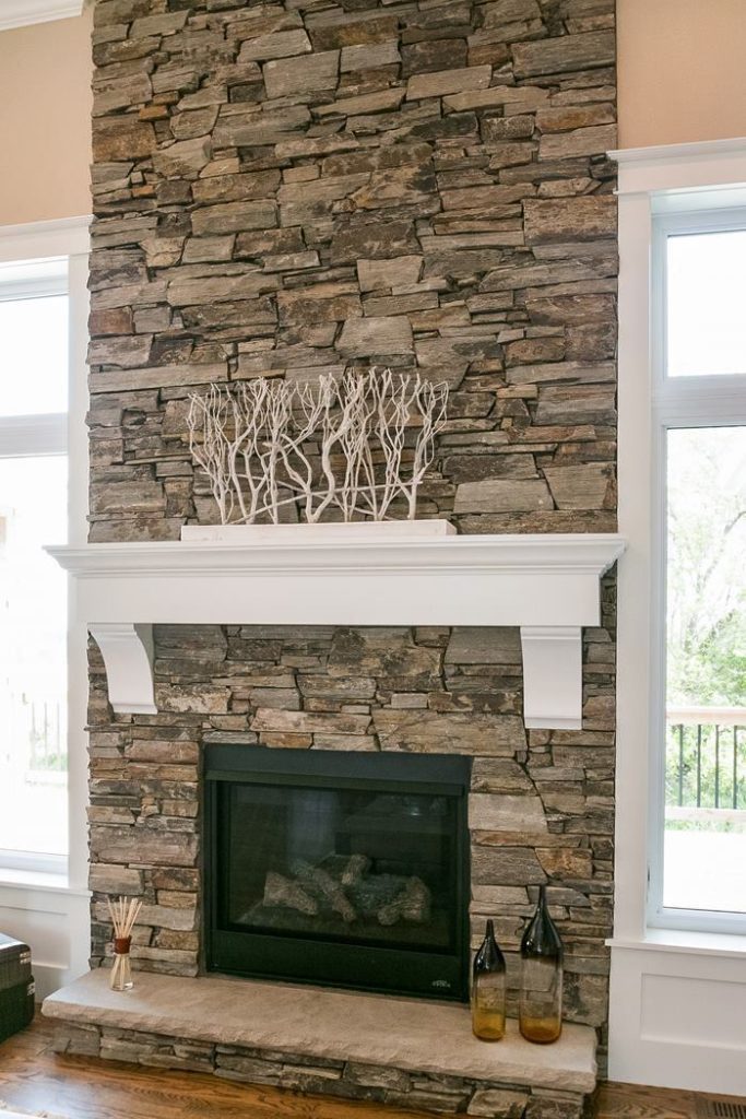 Living room & fireplace mantel repaint